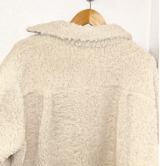 BASIN + RANGE Oversized Sherpa Jacket in Beige /Cream /Natural SZ: Medium/Large - Picture 11 of 12